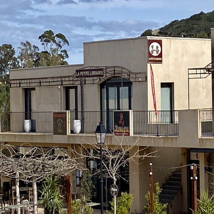 LA PETITE LIBRAIRIE