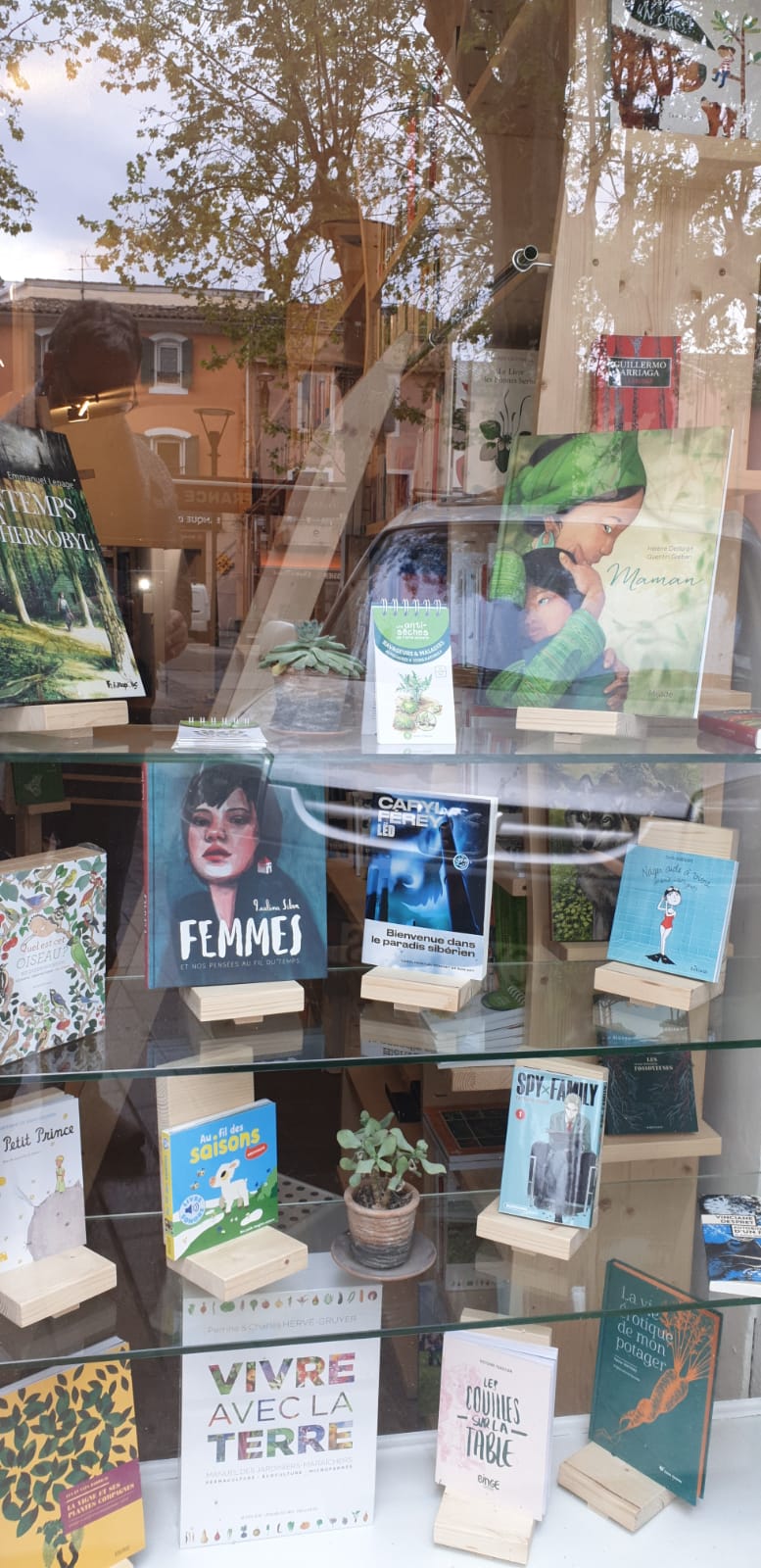 Librairie Mots et Merveilles - Librairie à Gignac