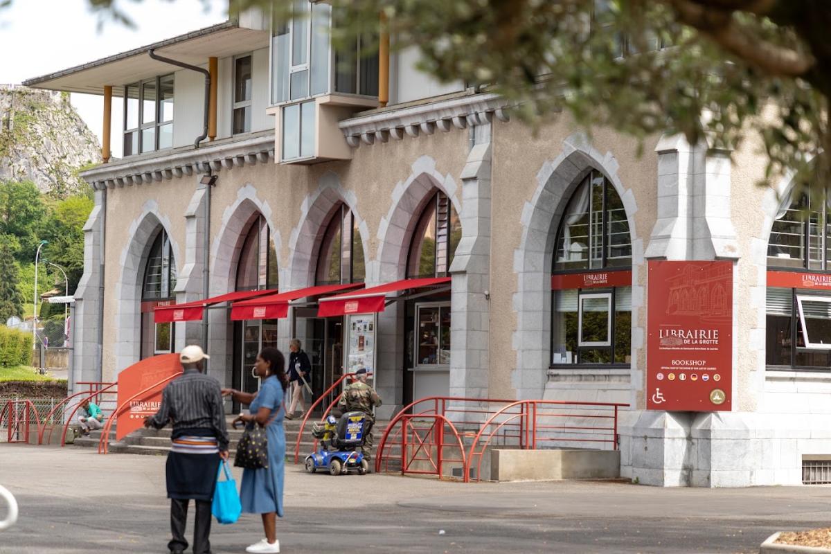 Librairie de la Grotte - la boutique officielle du Sanctuaire Notre - Dame de Lourdes - Librairie à Lourdes