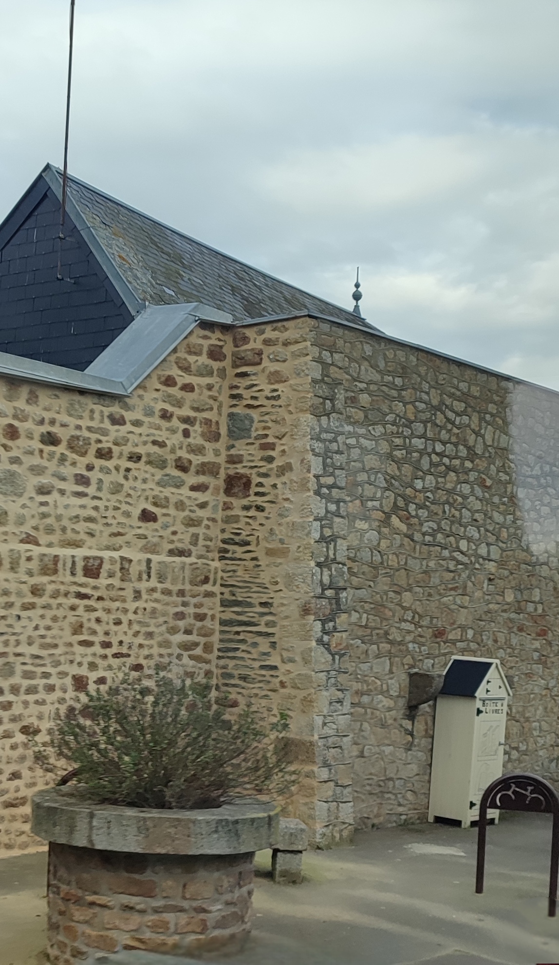 Boîte à Livres - Librairie à Pontaubault