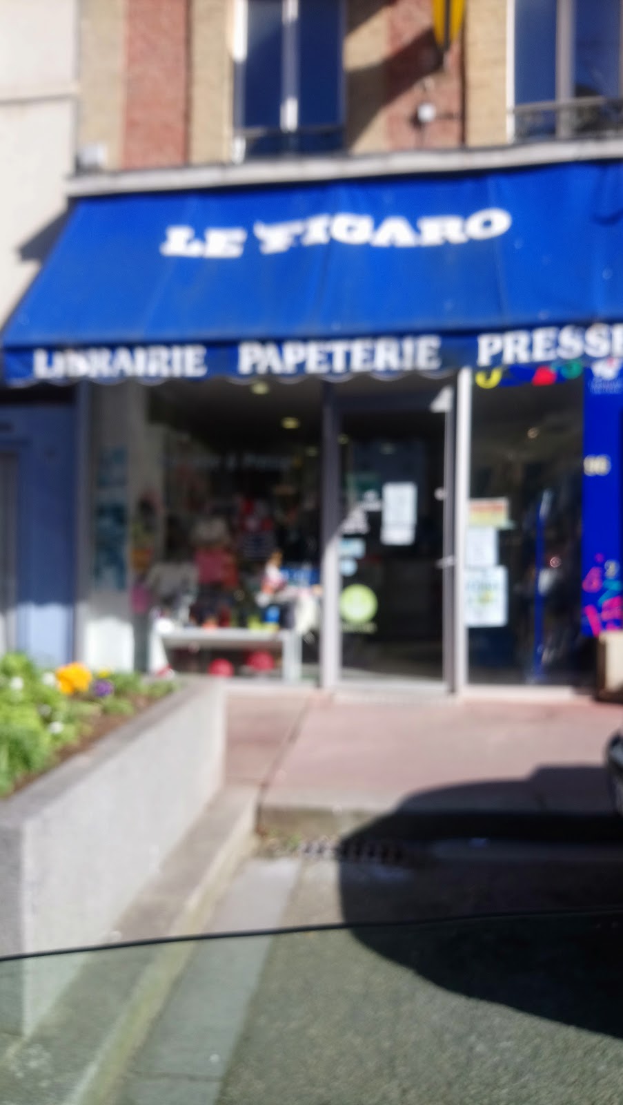 Le Figaro Librairie Papeterie Presse