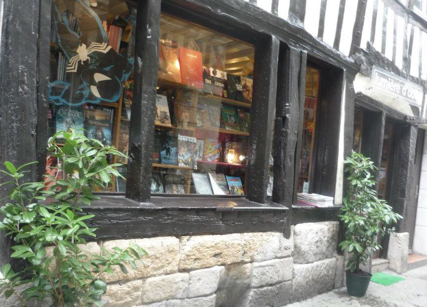 Lumière d'Aout - Librairie BD