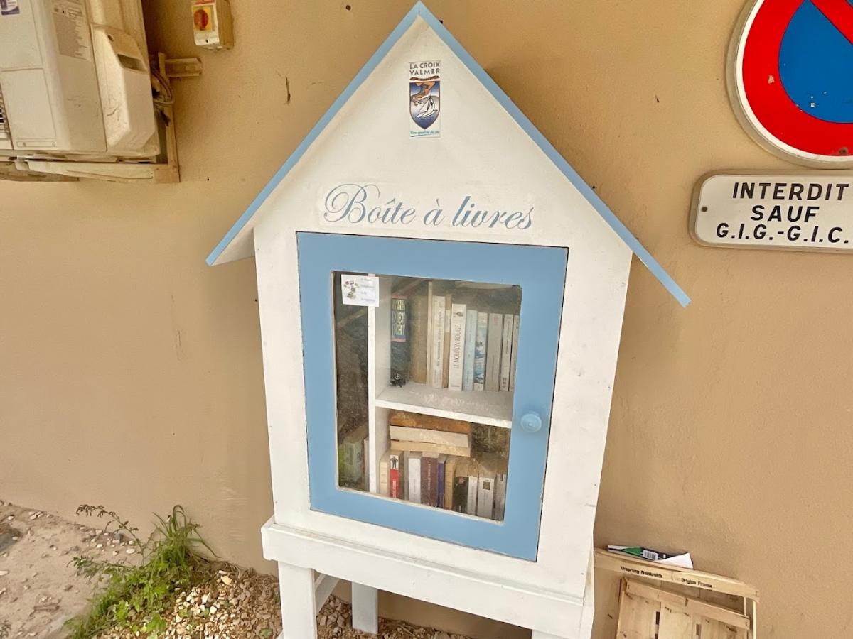 Boîte à Livres à la Plage du Débarquement