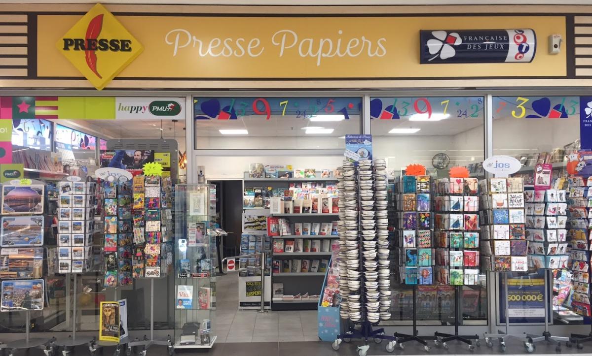 Presse Papier J WELL CIGARETTE ELECTRONIQUE LA BAULE GUERANDE