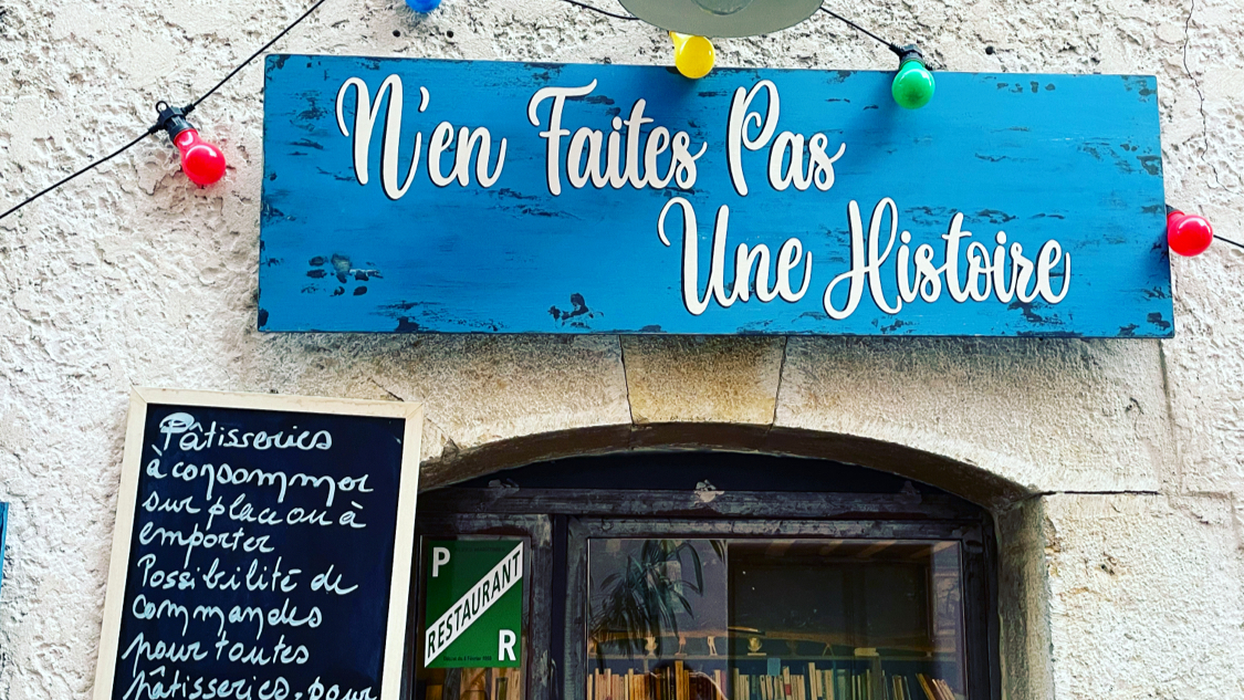 N'en Faites pas une Histoire - Salon de thé et Librairie d'occasion