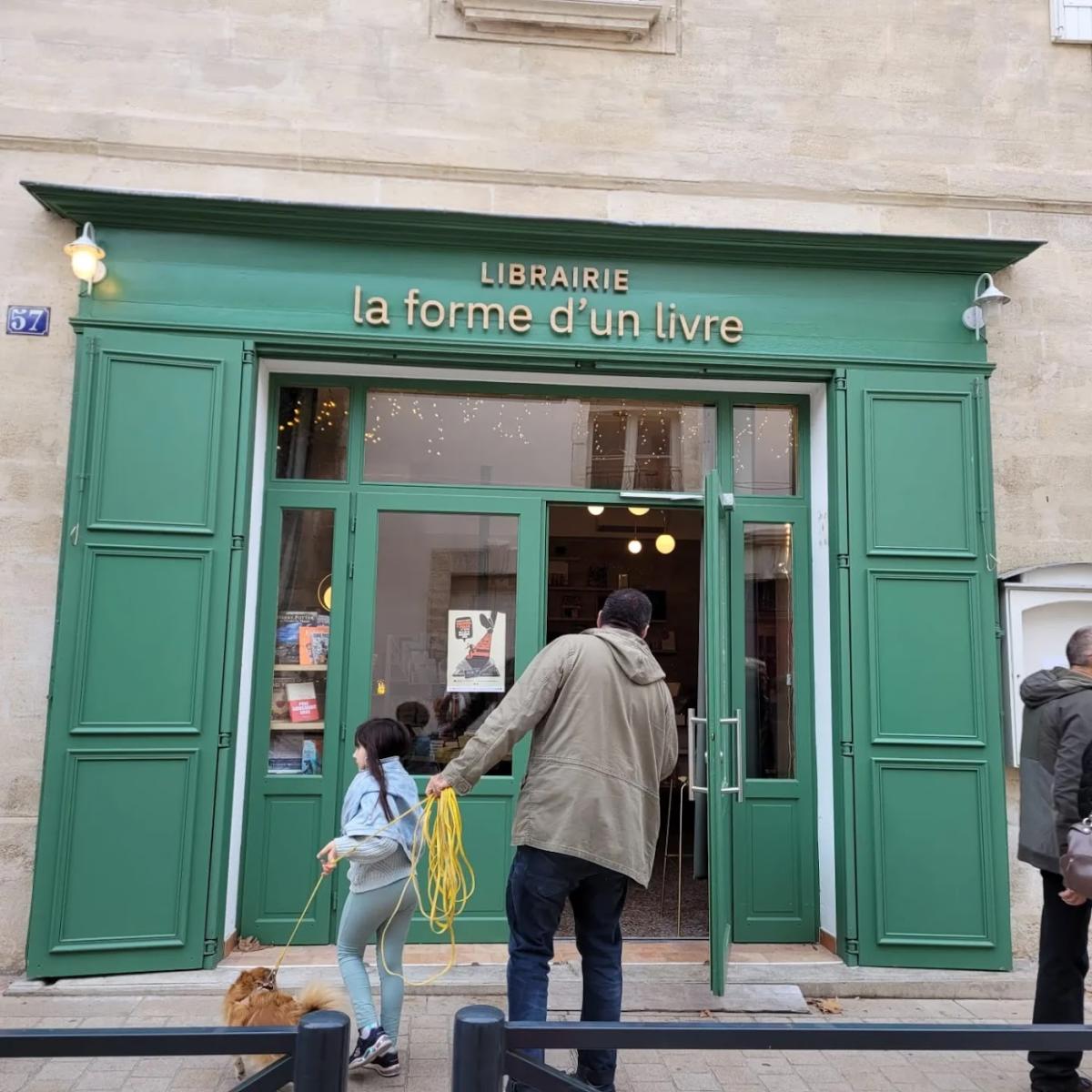 Librairie La Forme d'un livre