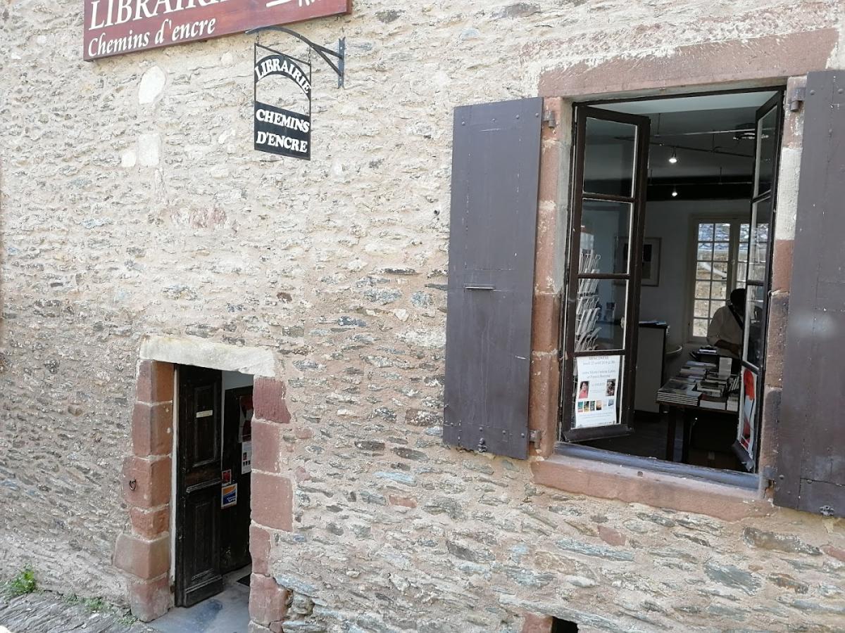 La librairie et les Éditions Chemins d Encre : vente en librairie et en ligne