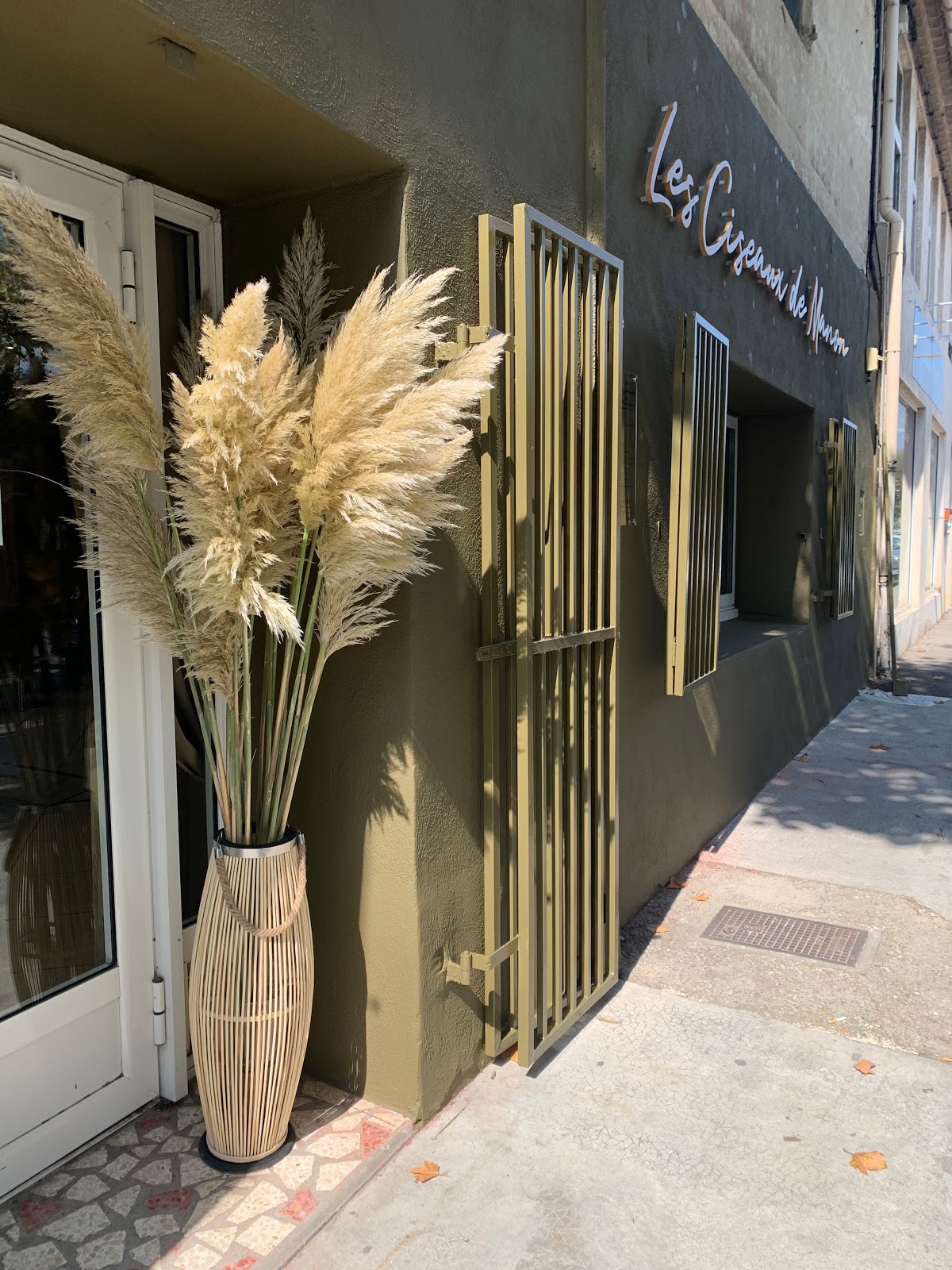 Les Ciseaux De Manon