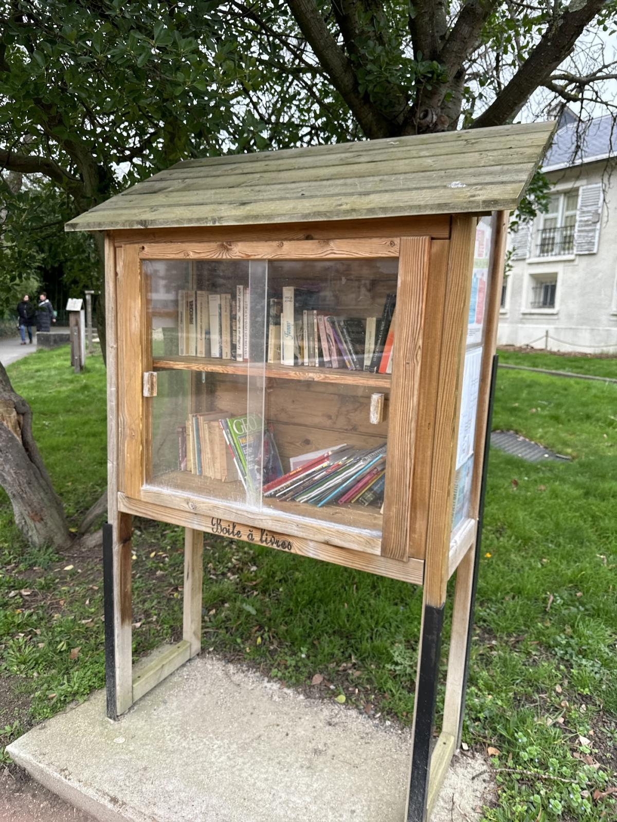 Boite a livre du parc Raspail