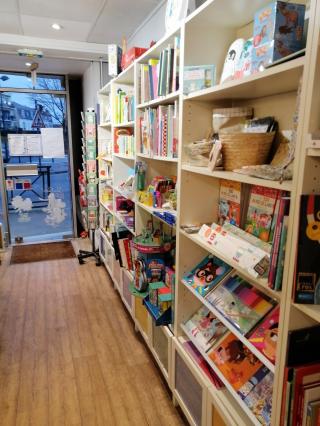 Librairie Le Chat Qui Pelote 1