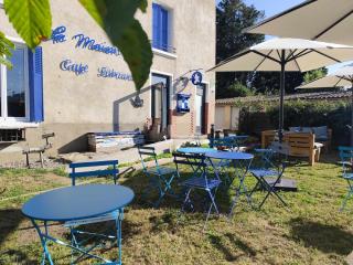 Librairie La Maison Bleue - Café Librairie 2
