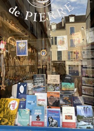 Librairie La Barque de Pierre 2