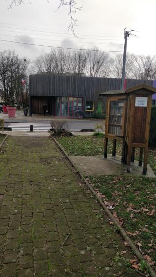 Librairie Boîte a livres 0