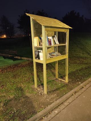 Librairie Boîte à livres Honoré de BALZAC, allée Thierry Saganta (près de l'aire de jeux) 1