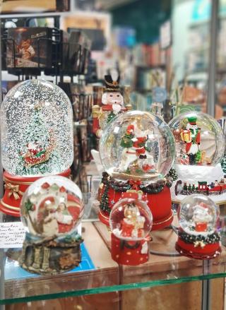 Librairie Marius et Fanny - Bouquinerie, livres d'occasions, carterie, souvenirs et cadeaux 2