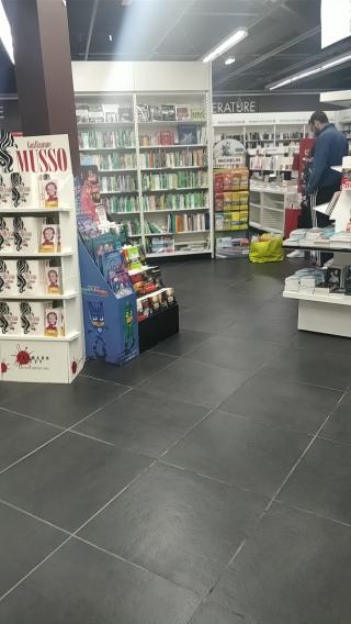 Librairie Hyper U et Drive 0