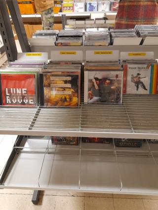 Librairie Le Disquaire (qui bouquine) 0