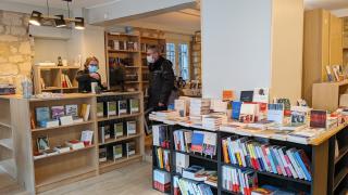 Librairie La Parenthèse - Librairie Café. 1