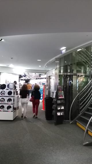 Librairie FNAC Cannes 1