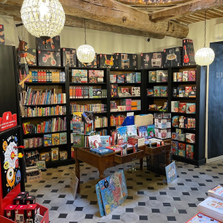 Librairie L'Art Et La Plume - Librairie - Jeux & Jouets 0