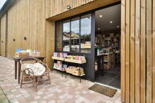 Librairie Les Vagabondes - Bouquinerie et librairie. 0