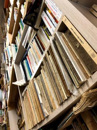 Librairie Un Livre... Pour Voyage 0