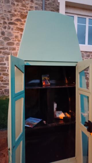 Librairie Boîte à livres et bande-dessinées gratuites 0