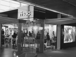 Librairie FNAC Aéroport Roissy CDG T2F 0