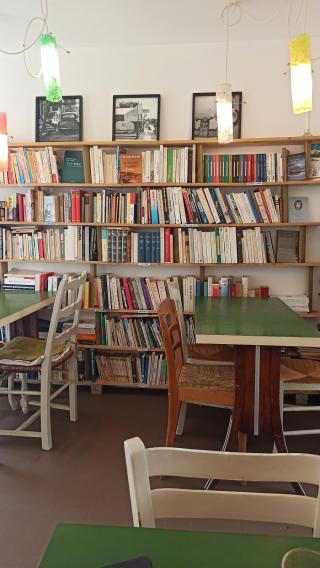 Librairie Book'n'billig crêperie bouquinerie service continu 0