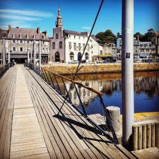Librairie Le Chaland Qui Passe 0