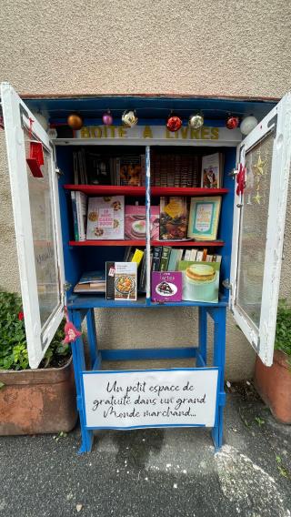 Librairie Boîte à livres Renaud 0