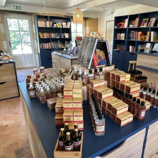 Librairie Boutique Notre-Dame de Béhuard 0