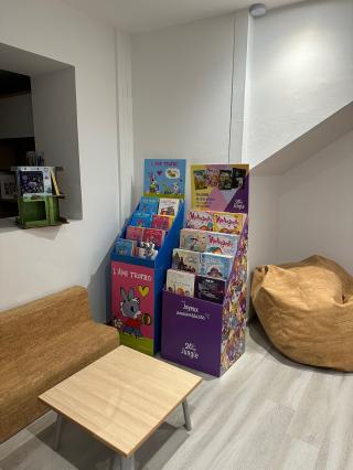 Librairie Librairie Aux Feuilles Volantes 2