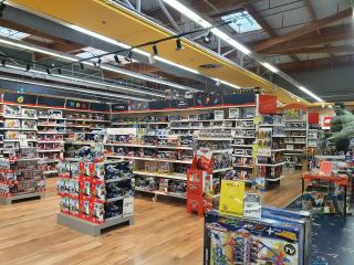 Librairie Smyths Toys Lomme 2