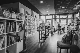 Librairie Place 26 Librairie-Café Douvres la Délivrande 0