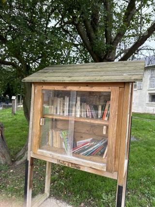 Librairie Boite a livre du parc Raspail 0