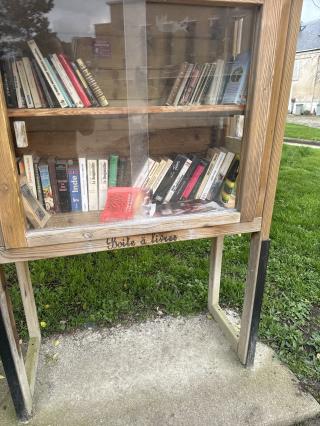 Librairie Boite a livre du parc Raspail 0