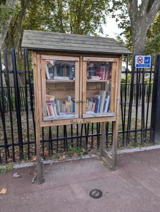 Librairie Boîte à livres 0